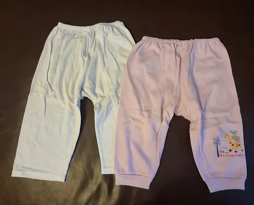 2 Hosen Gr. 74/80