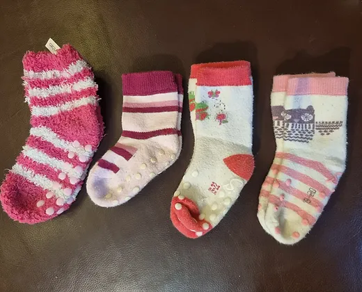 4 Paar Anti- Rutsch Socken Gr. 19-26