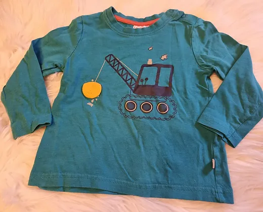 Neuwertiges Langarmshirt Gr. 92