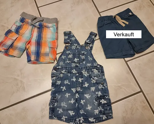 Sommerhosen, kurze Hose karriert, Latzhose Gr. 74